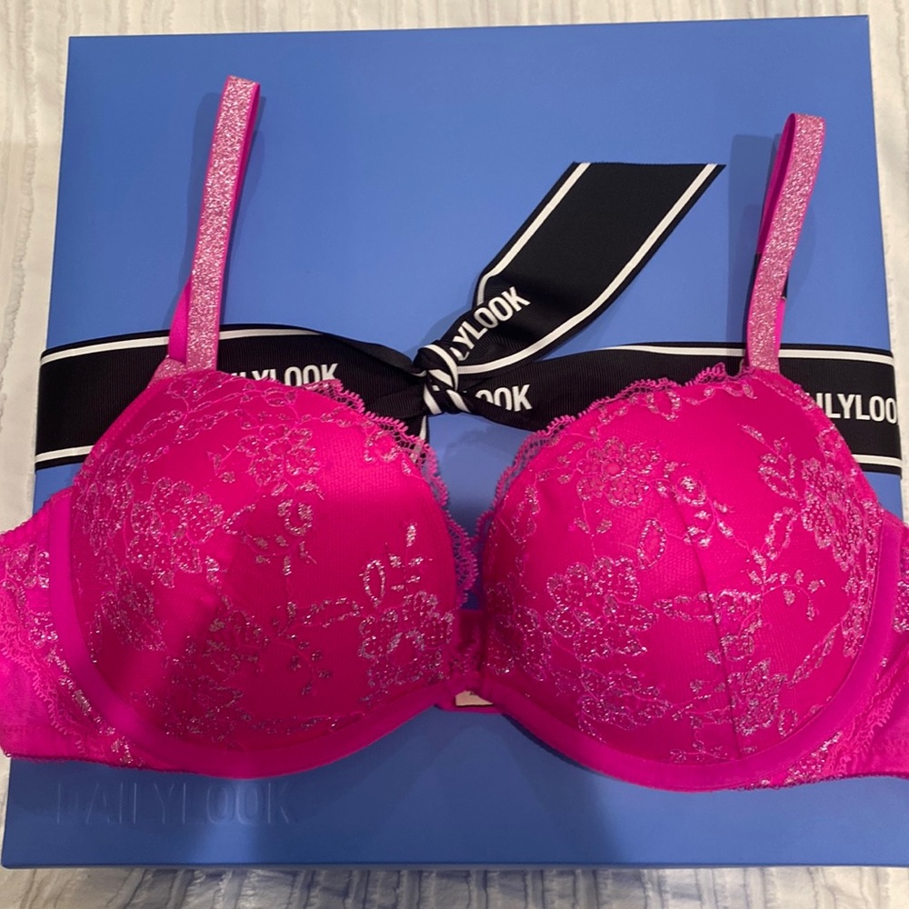 Victoria’s Secret 34D Dream Angels bra